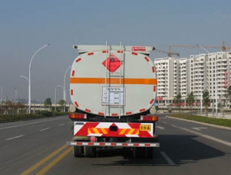 重汽豪運前四后八運油車