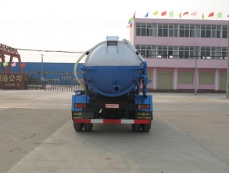 東風(fēng)140吸污車