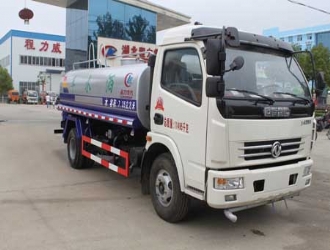 國(guó)四東風(fēng)多利卡9.2噸灑水車