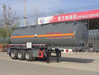 33噸氫氧化鈉運(yùn)輸半掛車