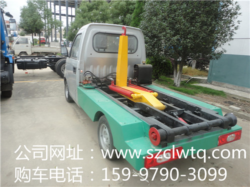 國(guó)四開(kāi)瑞汽油車(chē)廂可卸式垃圾車(chē)圖片展示