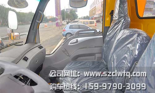 福田歐馬可一拖二清障車駕駛室