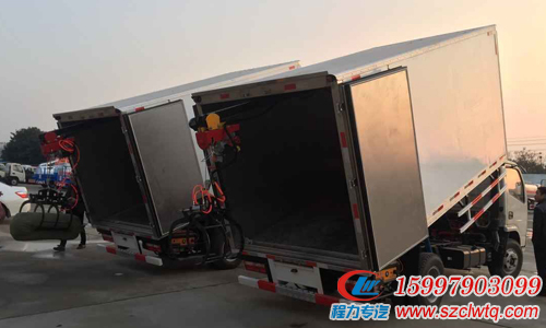 自裝自卸式醫(yī)療廢物轉運車
