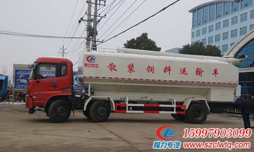國五東風(fēng)天錦小三軸飼料車