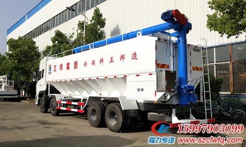 正邦客戶訂購東風(fēng)天龍前四后八40方散裝飼料運(yùn)輸車