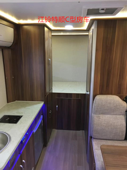 江鈴特順C型房車 江鈴特順C型房車
