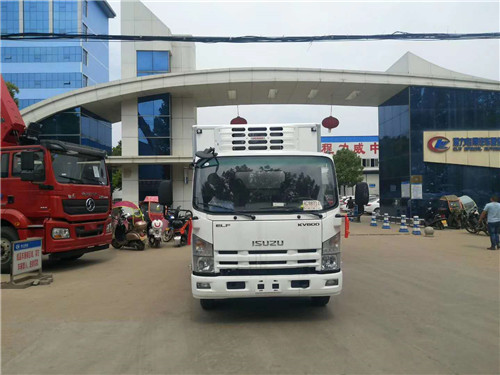 慶鈴五十鈴KV600藍牌冷鏈運輸車