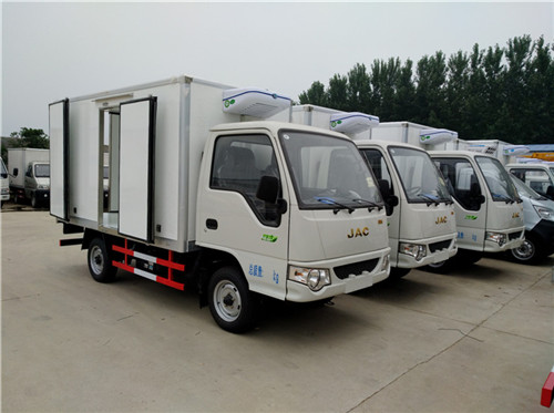 江淮康鈴X5國六汽油機(jī)冷藏車廂長3.5米