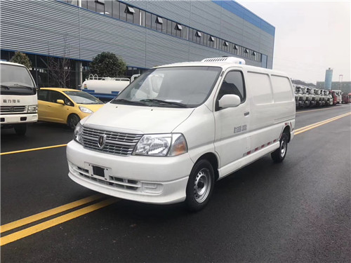 金杯新快運國六面包汽油冷藏車