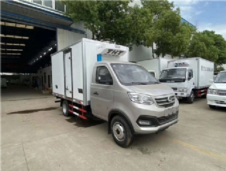 國六長安后單輪2.9米汽油冷藏車