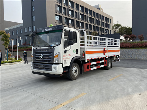 大運5.15米國六氣瓶運輸車