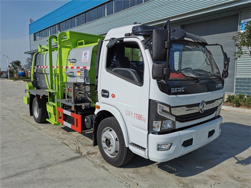東風多利卡D7方罐國六餐廚垃圾車
