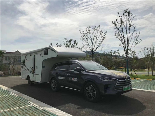 背駝式拖掛房車內(nèi)飾圖片展示 背駝式拖掛房車內(nèi)飾圖片展示