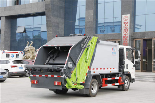 國(guó)六重汽6方壓縮式垃圾車圖片