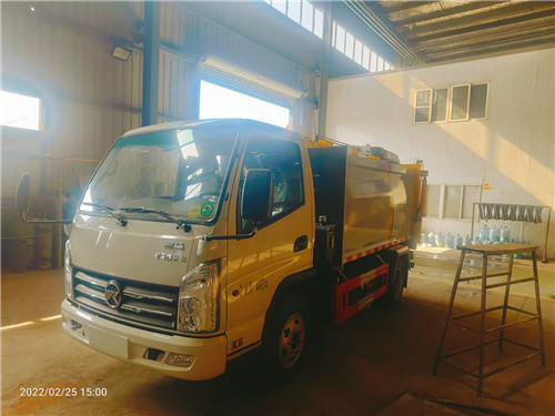 國六凱馬5方側(cè)裝壓縮式垃圾車