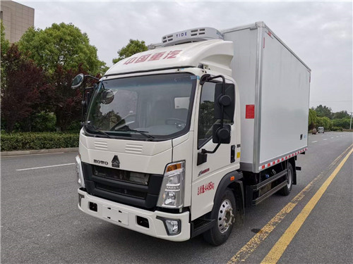 重汽豪沃濰柴動力4.2米國六藍牌冷藏車