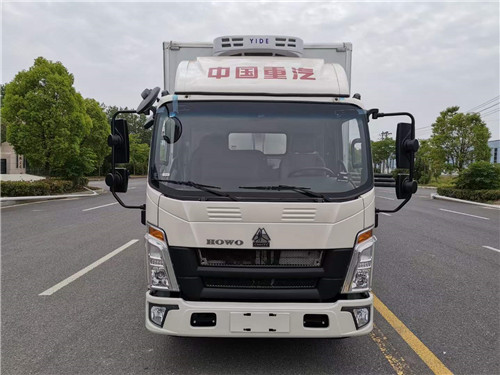 重汽豪沃濰柴動力4.2米國六藍牌冷藏車
